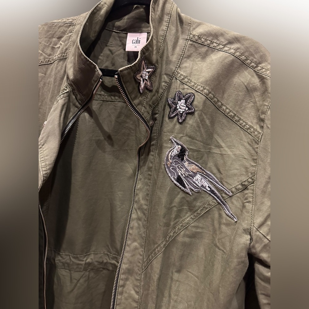CAbi utility jacket moss/army green linen blend sequin bird/star patches Size M - Picture 9 of 12